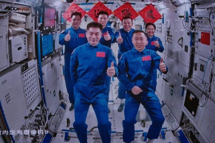 “嫦娥”落广寒、“天宫”迎新客 2024中国航天接续“上新”